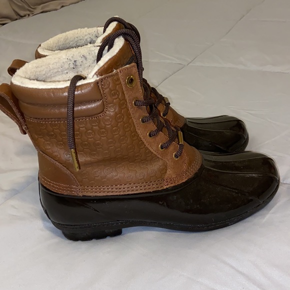 Winter boots - Picture 2 of 3